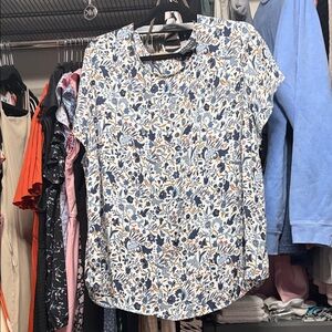 Premise Women's Blue and White Floral Blouse